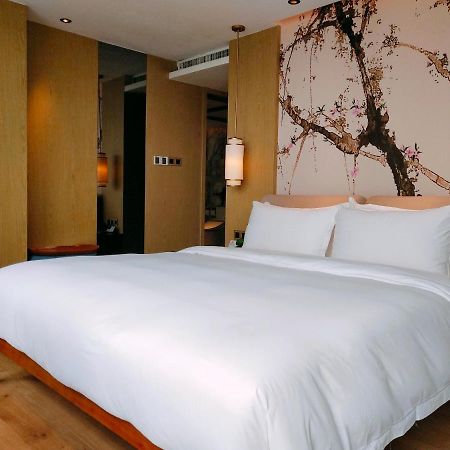 Howard Johnson Riverview Hotel גואנגג'ואו מראה חיצוני תמונה