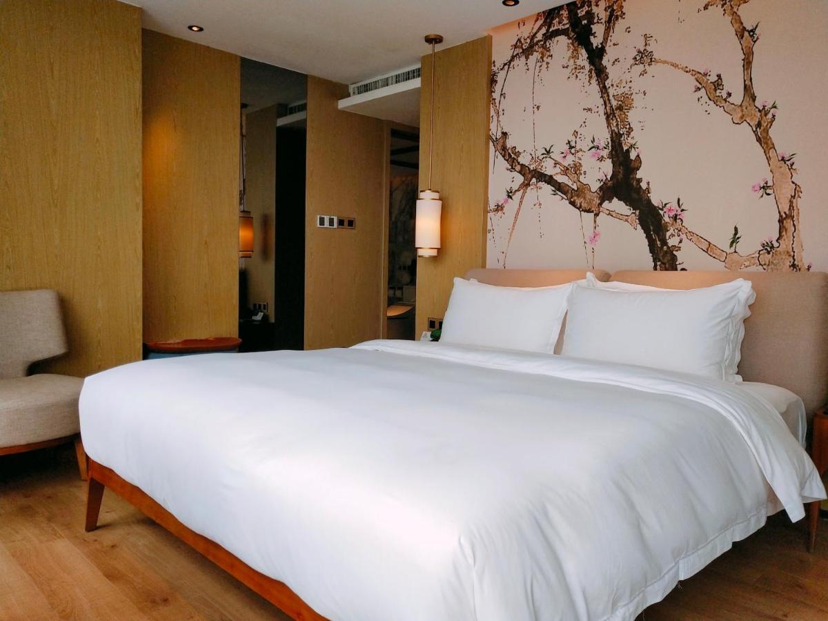 Howard Johnson Riverview Hotel גואנגג'ואו מראה חיצוני תמונה