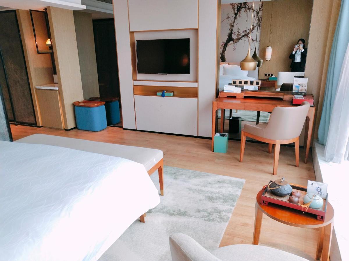 Howard Johnson Riverview Hotel גואנגג'ואו מראה חיצוני תמונה