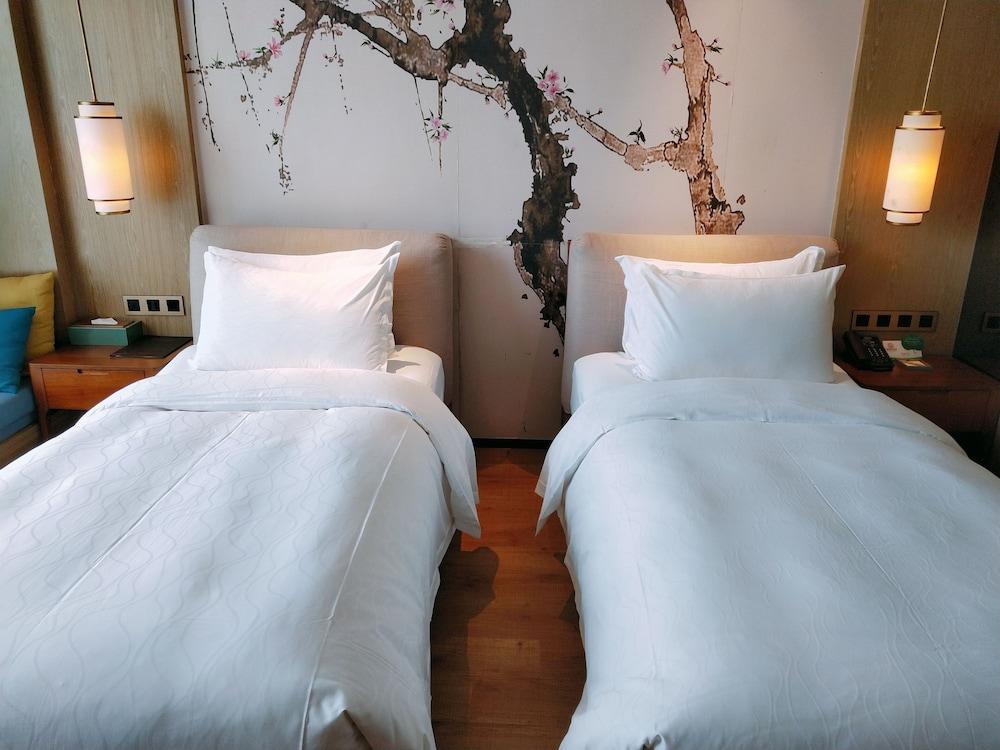 Howard Johnson Riverview Hotel גואנגג'ואו מראה חיצוני תמונה